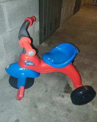 Triciclo spiderman