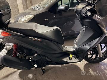 Piaggio Medley 125s  ABS anno 2023 Nero opaco.