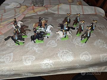 13 soldatini britains deetail nordisti suddisti 1°