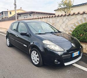 renault  clio 