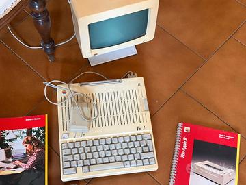 APPLE IIC VINTAGE ANNI 80