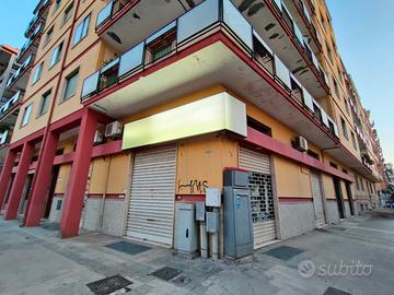 Negozio angolare a Lecce