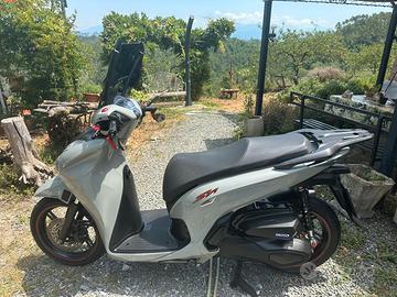 Honda sh 350