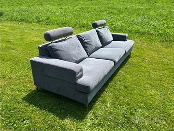 Divano Grigo comodo