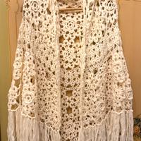 Scialle vintage in lana lavorato a mano