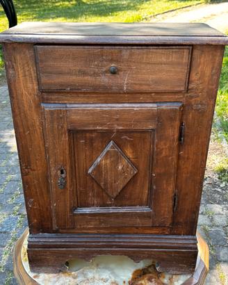 Comodino mobiletto rustico in legno mass. antico