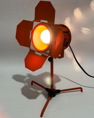 Lampada da tavolo stile industriale