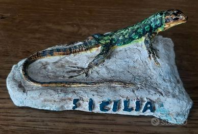 Scultura in dimens naturali di lucertola Siciliana