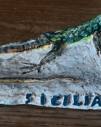 Scultura in dimens naturali di lucertola Siciliana