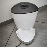Distributore automatico crocchette