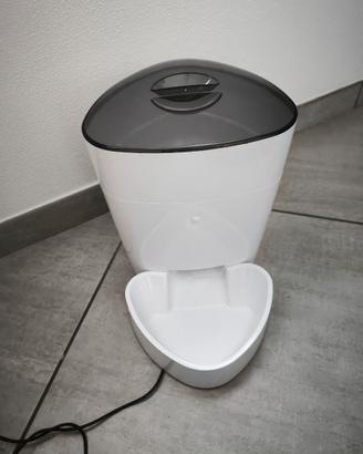 Distributore automatico crocchette