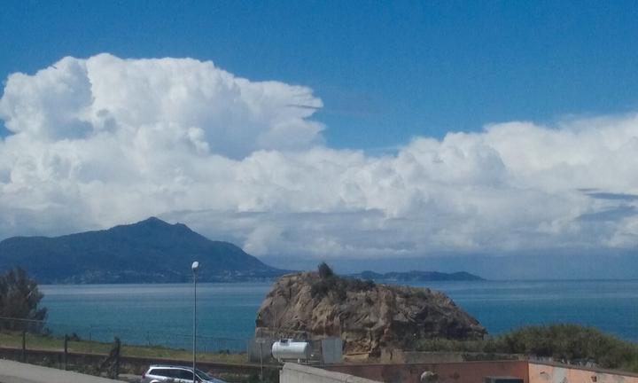 Appartamento panoramico e luminoso, locaz. estive