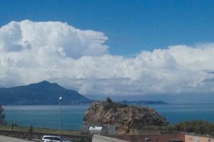 Appartamento panoramico e luminoso, locaz. estive