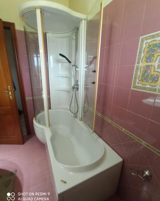 vasca da bagno con box doccia integrato