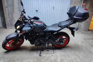 Yamaha MT-07 2021  con bauletto yamaha