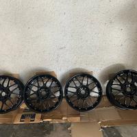 Cerchi auto da venti pollici con pneumatici