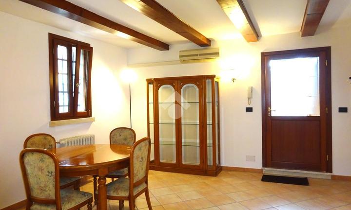 CASA SEMINDIPENDENTE A FERRARA