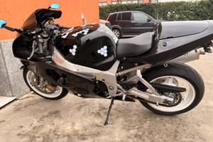 Moto gsx r750