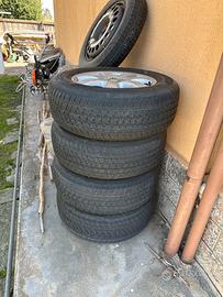 Gomme 4 stagioni 235/65R17
