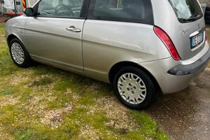 lancia y 100000 km originali