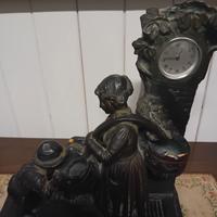 SCULTURA BAMBINI CON OROLOGIO IN TERRACOTT