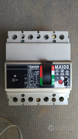 Interruttore magnetotermico 4 x 100A