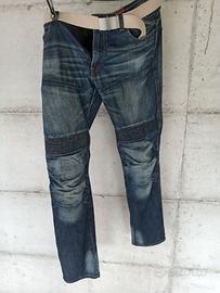 Pantaloni moto varie tipologie