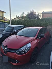 renault clio 2016  incidentata