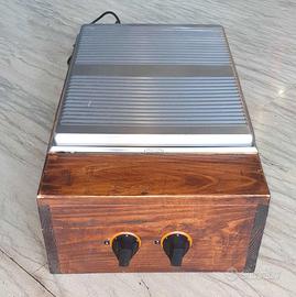 Grill in ghisa e vassoio in  pietra lavica