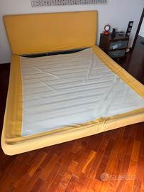 Letto matrimoniale con rete in doghe
