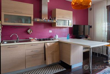 Cucina completa di elettrodomestici