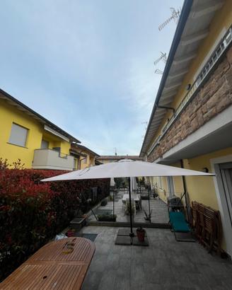 Ombrellone richiudibile quadrato