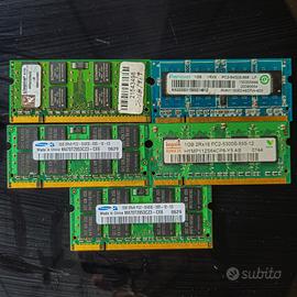 5 moduli RAM varie DDR2 1GB per laptop