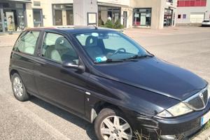 lancia y 1.4 benzina 