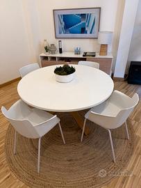 Tavolo Lotus bianco e sedie sala riunioni