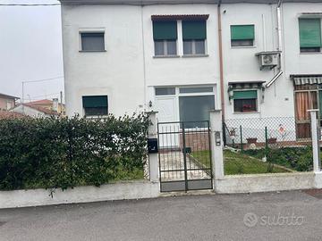 Casa a schiera di testa