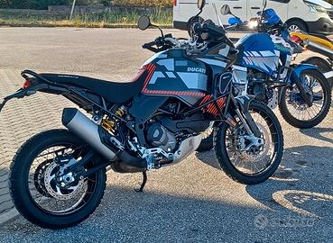 ducati desrt x 