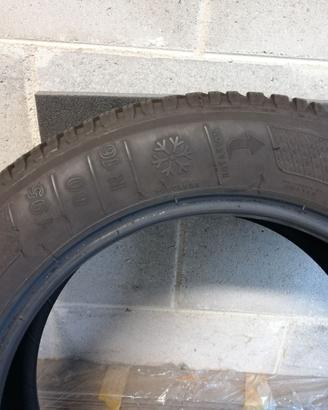 Set Pneumatici Invernali