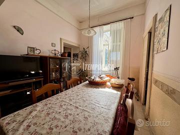 Appartamento a Napoli Via PLINIO 3 locali