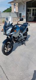 Suzuki V - Strom 650  anno 2005