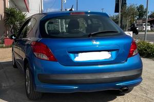 Peugeot 207 1.6 hdi per pezzi di ricambio