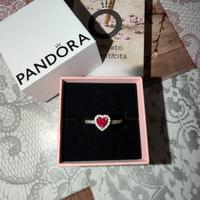 Anello cuore rosso Pandora