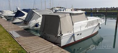 Chris Craft Commander 31