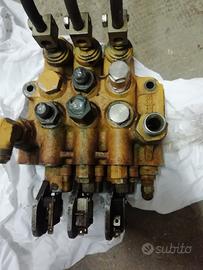 distributore olio idraulico per muletto 