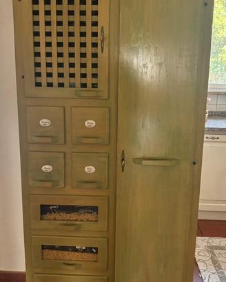 Dispensa da cucina in legno rustica