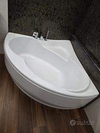 Vasca da bagno angolare + rubinetteria
