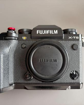 Fujifilm XT-5 + XF 16-50mm f/2.8-4.8 R LM WR