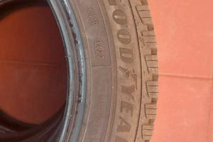 Pneumatici invernali GOODYEAR