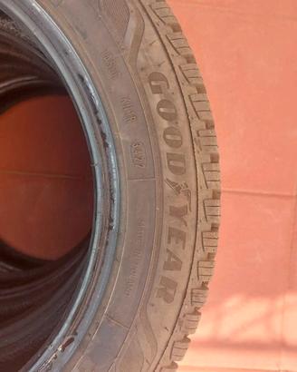 Pneumatici invernali GOODYEAR