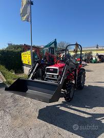 TRATTORE CON PALA